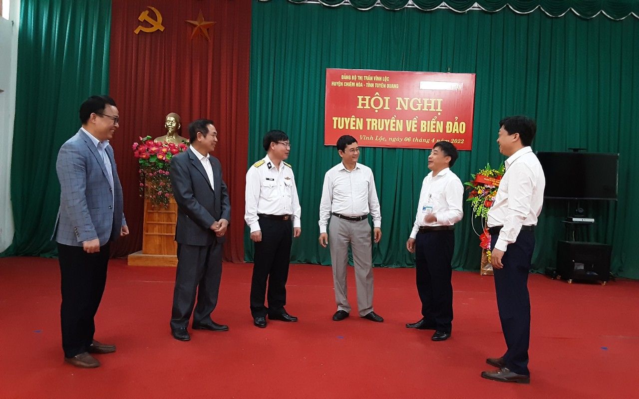 Chiêm Hóa: Thị trấn Vĩnh Lộc phối hợp tổ chức tuyên truyền về biển, đảo