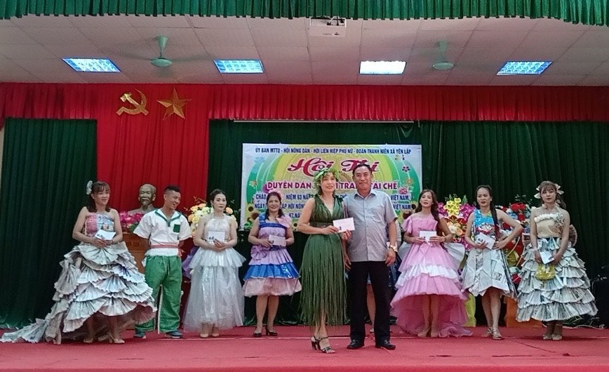 Chiêm Hóa: MTTQ xã Yên Lập phối hợp tổ chức Hội thi “Duyên dáng thời trang tái chế”