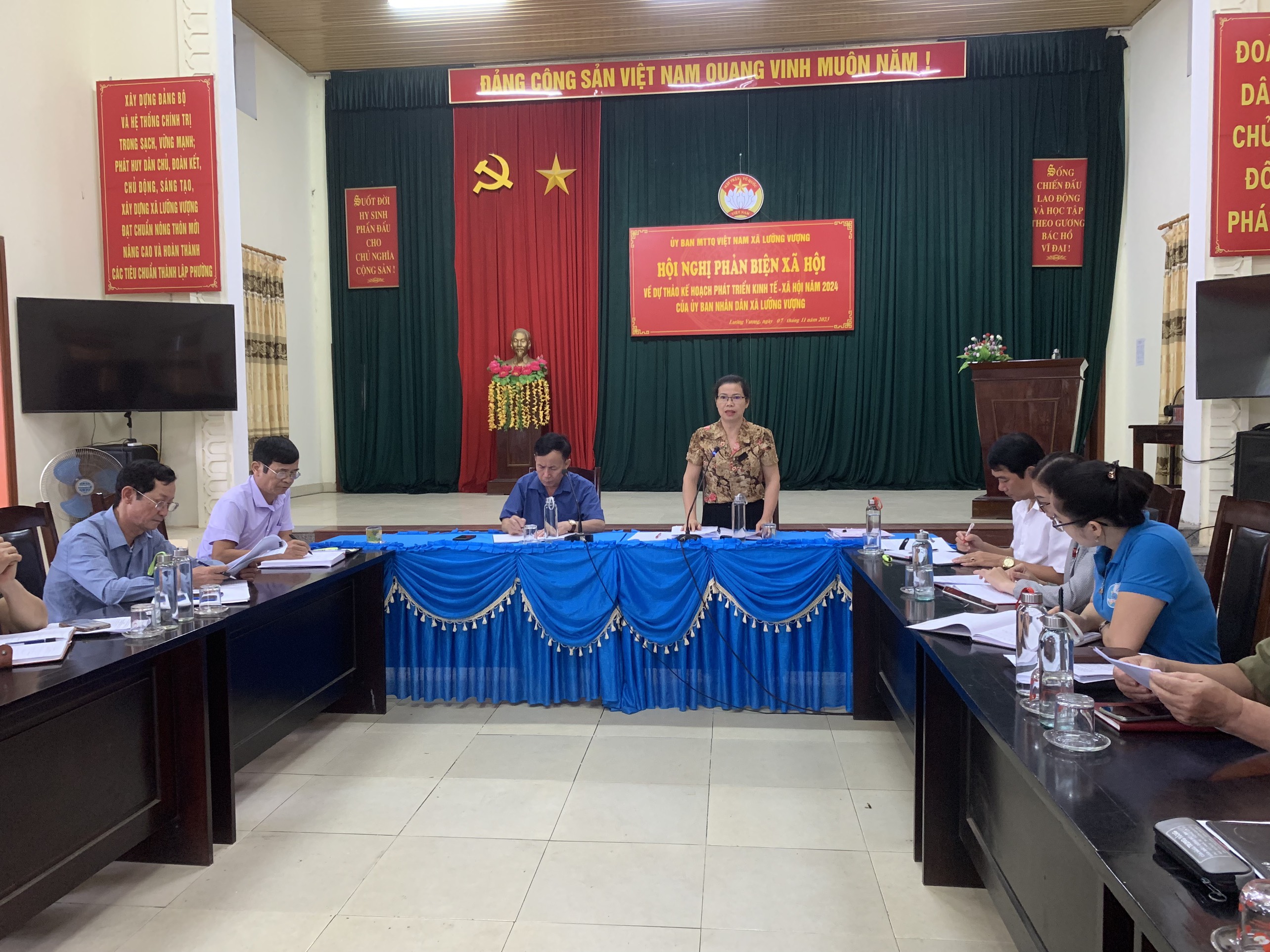 Uỷ ban MTTQ xã Lưỡng Vượng, Thành phố Tuyên Quang tổ chức hội nghị phản biện xã hội vào dự thảo Kế hoạch phát triển kinh tế, văn hóa - xã hội, đảm bảo an ninh quốc phòng năm 2024