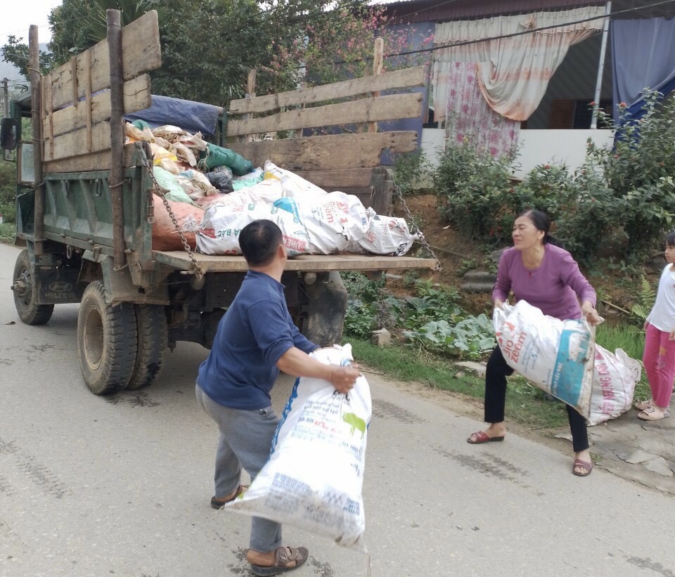 Hàm Yên: Tổ tự quản thôn Thác Lường, xã Bình Xa duy trì hiệu quả hoạt động vệ sinh môi trường