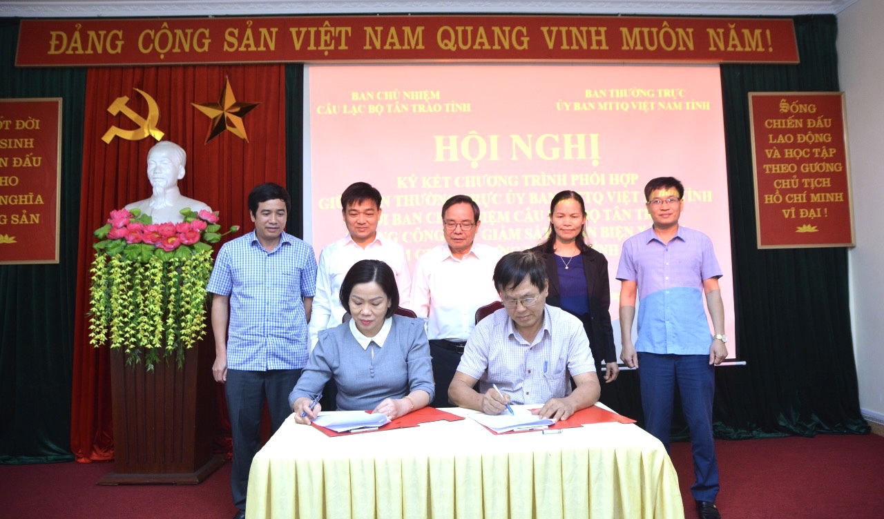 Ban Thường trực Ủy ban MTTQ tỉnh Tuyên Quang ký chương trình phối hợp với Ban Chủ nhiệm Câu lạc bộ Tân Trào