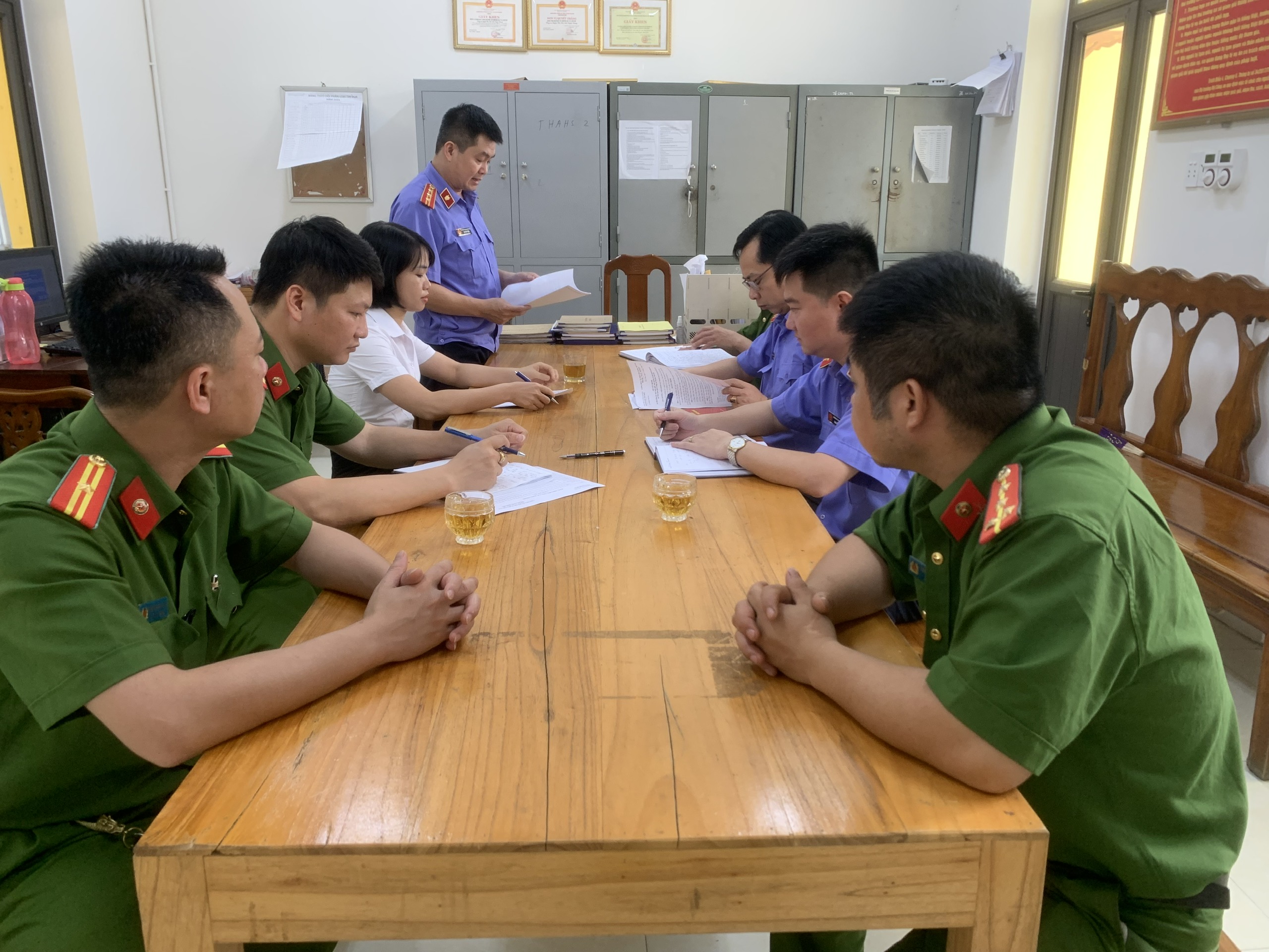 Ban Thường trực Ủy ban MTTQ huyện Yên Sơn phối hợp với Viện kiểm sát nhân dân huyện trực tiếp kiểm sát việc tạm giữ, tạm giam và thi hành án phạt tù tại Nhà tạm giữ Công an huyện