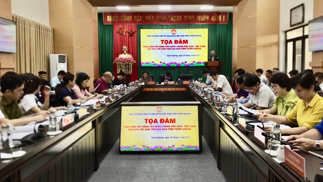 Tọa đàm “Thực hiện nếp sống văn minh trong việc cưới, việc tang của dân tộc Dao trên địa bàn tỉnh Tuyên Quang