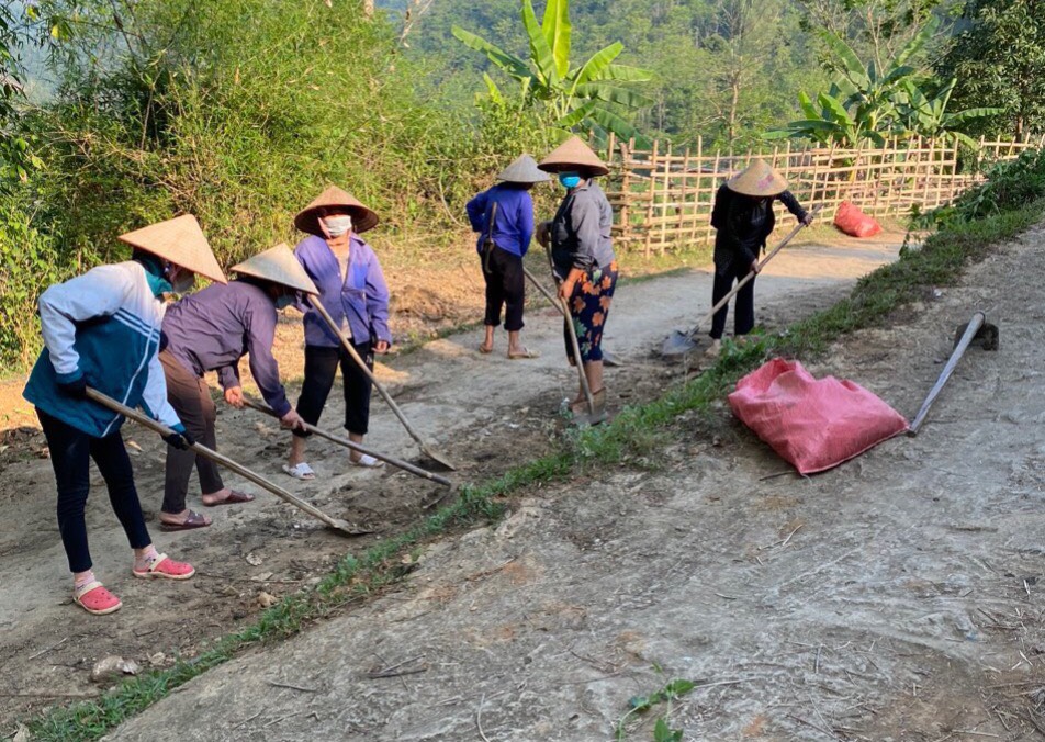 Na Hang: MTTQ xã Yên Hoa vận động nhân dân thực hiện Phong trào “Tuyên Quang chung tay xử lý rác thải và chống rác thải nhựa”