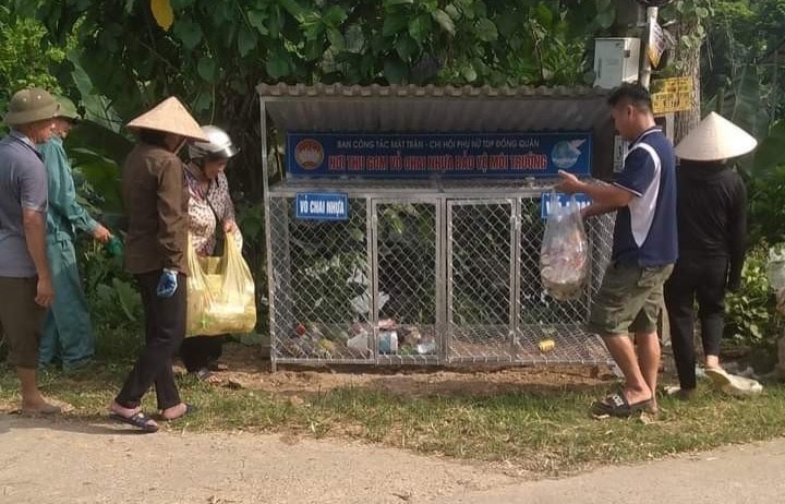 Tổ tự quản bảo vệ môi trường tổ dân phố Đồng Quân, thị trấn Yên Sơn tích cực tham gia thu gom, phân loại và  xử lý rác thải