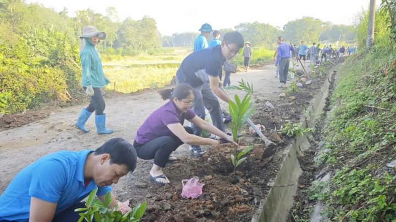 Sơn Dương: Uỷ ban MTTQ xã Hào Phú tích cực tham gia thực hiện ngày thứ 7 xây dựng nông thôn mới