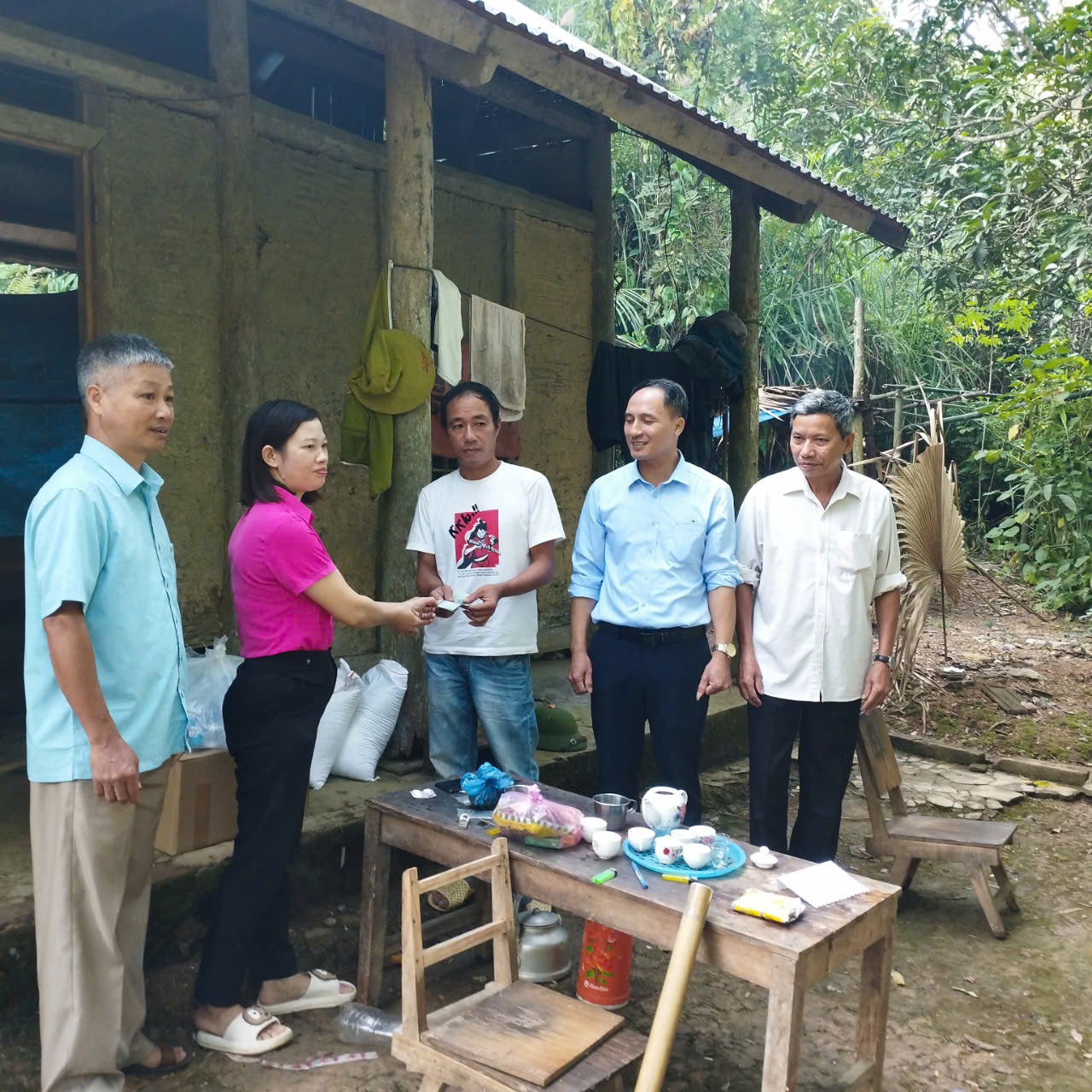 Yên Sơn: Ủy ban Mặt trận Tổ quốc xã Tứ Quận làm tốt công tác chăm lo cho hộ nghèo