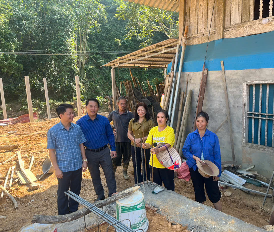 Lãnh đạo Uỷ ban MTTQ tỉnh kiểm tra công tác hỗ trợ nhân dân bị thiệt hai do cơn bão số 3 tại huyện Chiêm Hoá