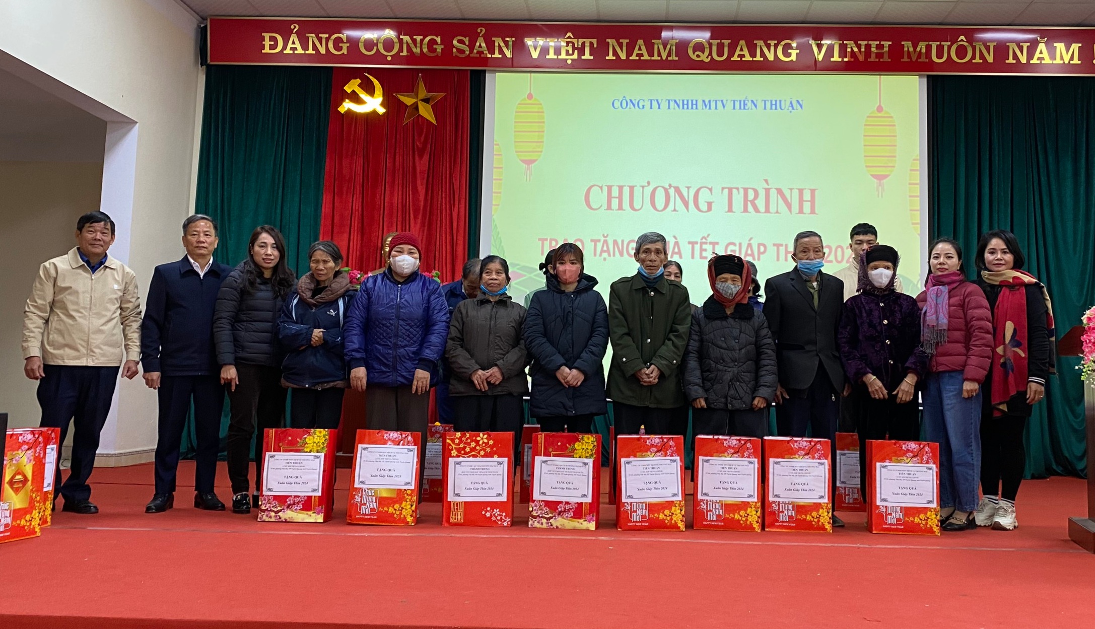 MTTQ tỉnh Tuyên Quang chăm lo Tết cho người nghèo năm 2024
