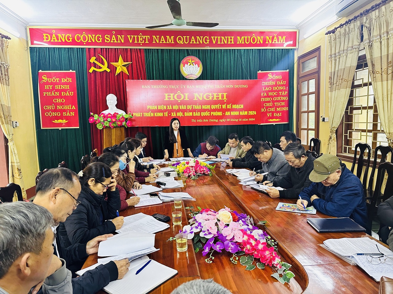 Ban Thường trực Uỷ ban MTTQ thị trấn Sơn Dương tổ chức phản biện xã hội đối với dự thảo Kế hoạch phát triển kinh tế - xã hội của UBND thị trấn