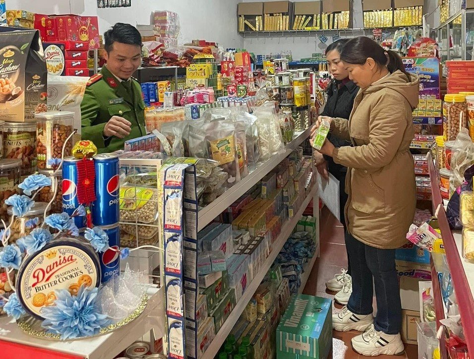 MTTQ các và các tổ chức chính trị - xã hội xã Hòa Phú, huyện Chiêm Hóa và xã Đông Lợi, huyện Sơn Dương phối hợp kiểm tra, tuyên truyền đảm bảo an toàn thực phẩm dịp Tết Nguyên đán Giáp Thìn năm 2024