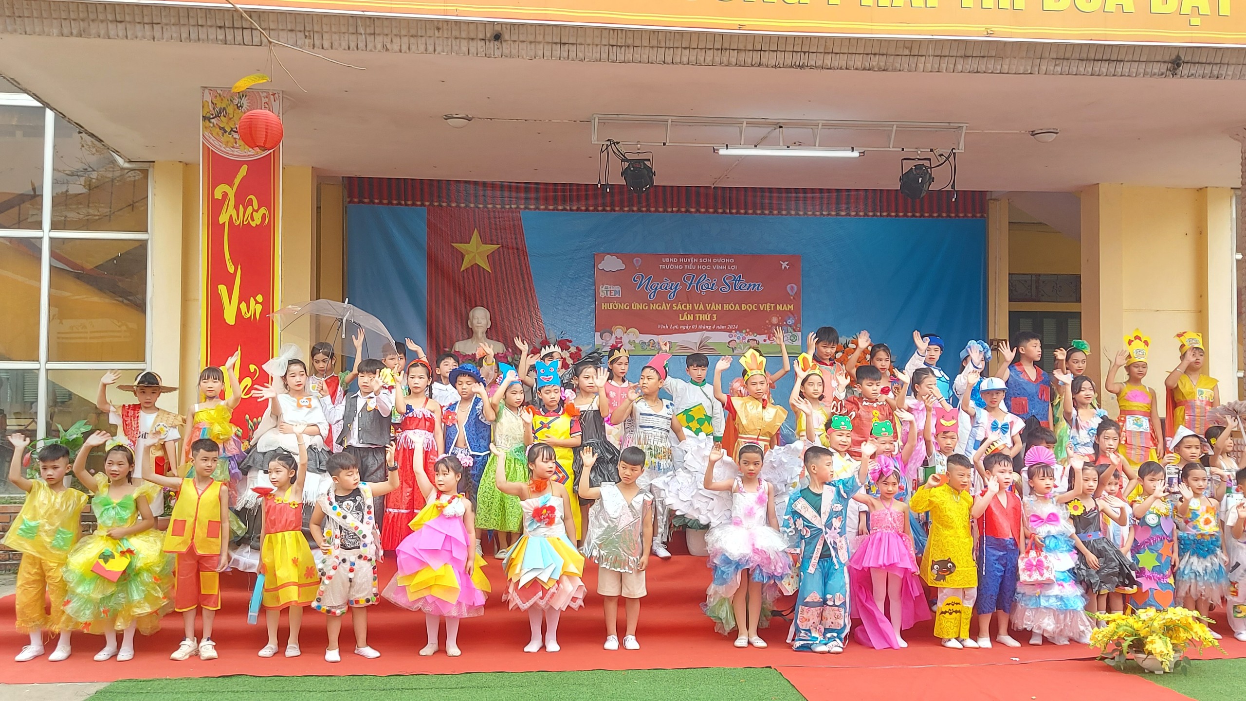 Sơn Dương: Ban Thường trực Uỷ ban MTTQ xã Vĩnh Lợi phối hợp tổ chức Hội thi “Duyên dáng thời trang tái chế”