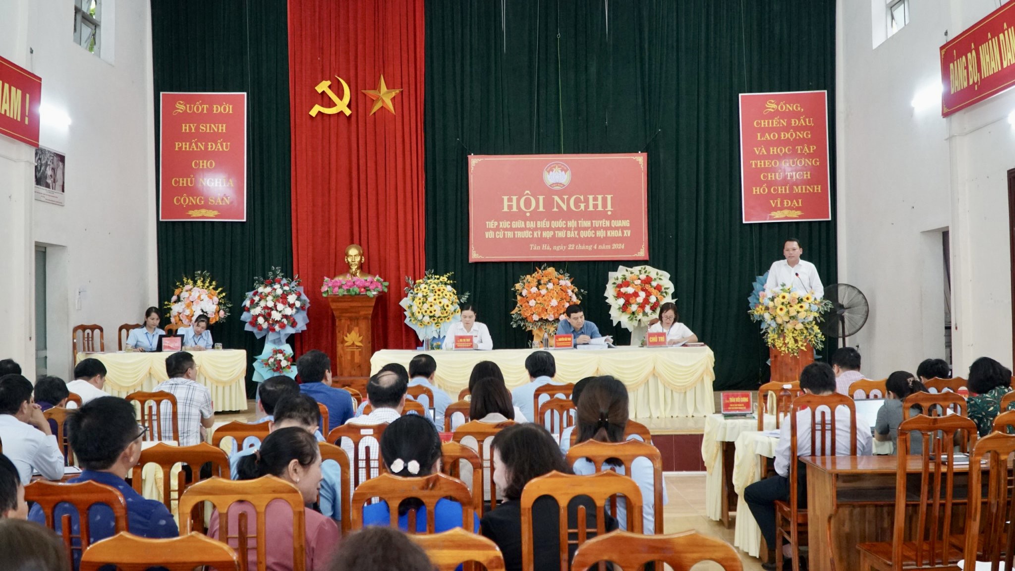 Ban Thường trực Uỷ Ban MTTQ phường Tân Hà, thành phố Tuyên Quang phối hợp tổ chức hội nghị tiếp xúc cử tri trước kỳ họp thứ 7 Quốc hội khóa XV