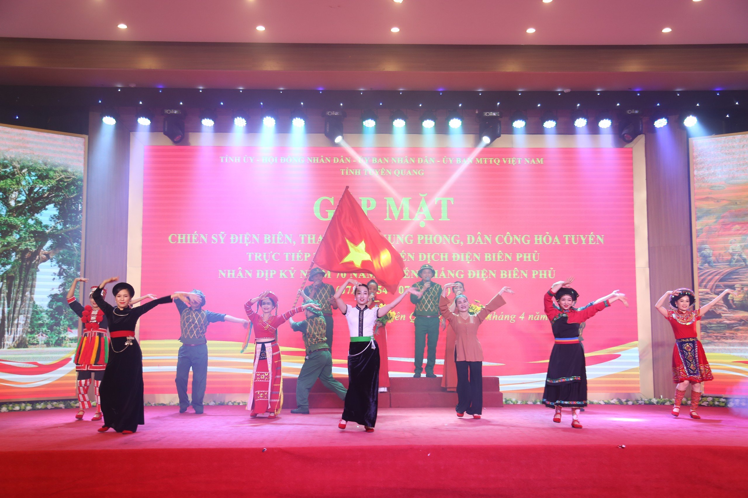Tuyên Quang tổ chức Gặp mặt tri ân các chiến sĩ Điện Biên, thanh niên xung phong, dân công hỏa tuyến