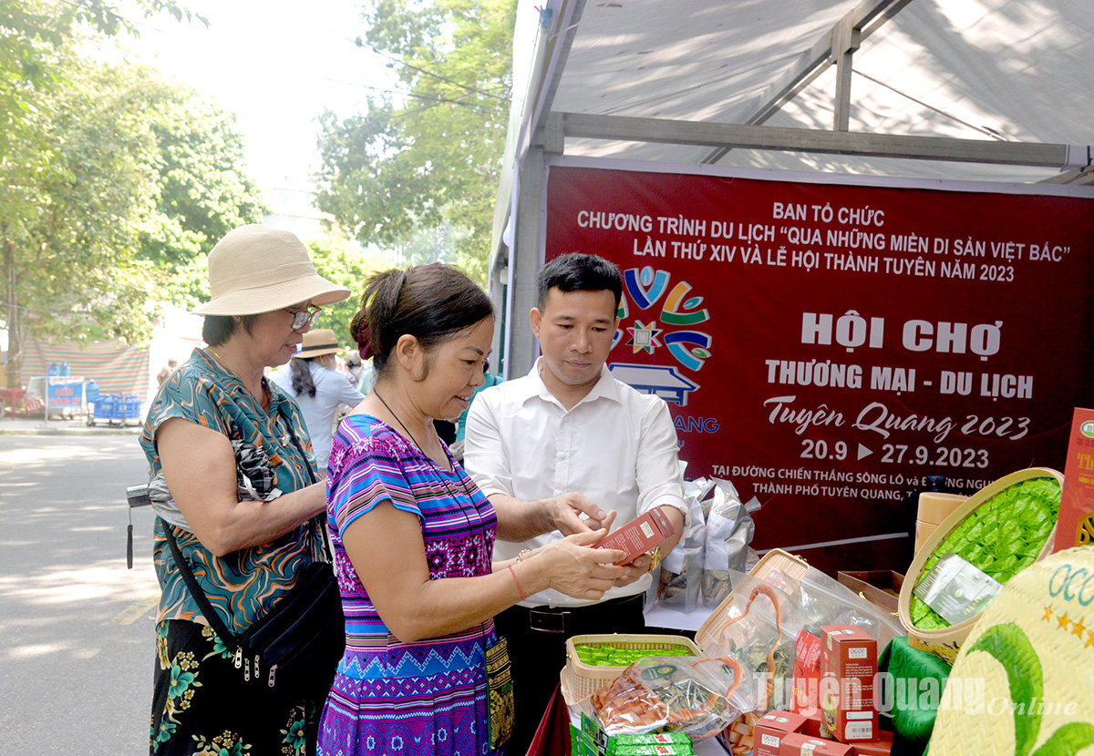 Tổ chức trưng bày, giới thiệu sản phẩm du lịch, làng nghề Tuyên Quang năm 2024