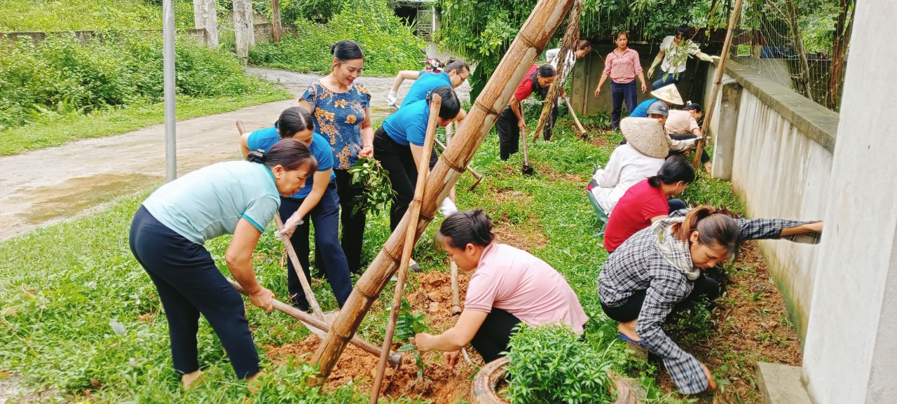 MTTQ huyện Chiêm Hóa thực hiện phong trào “Tuyên Quang chung tay xử lý rác thải và chống rác thải nhựa” gắn với xây dựng nông thôn mới