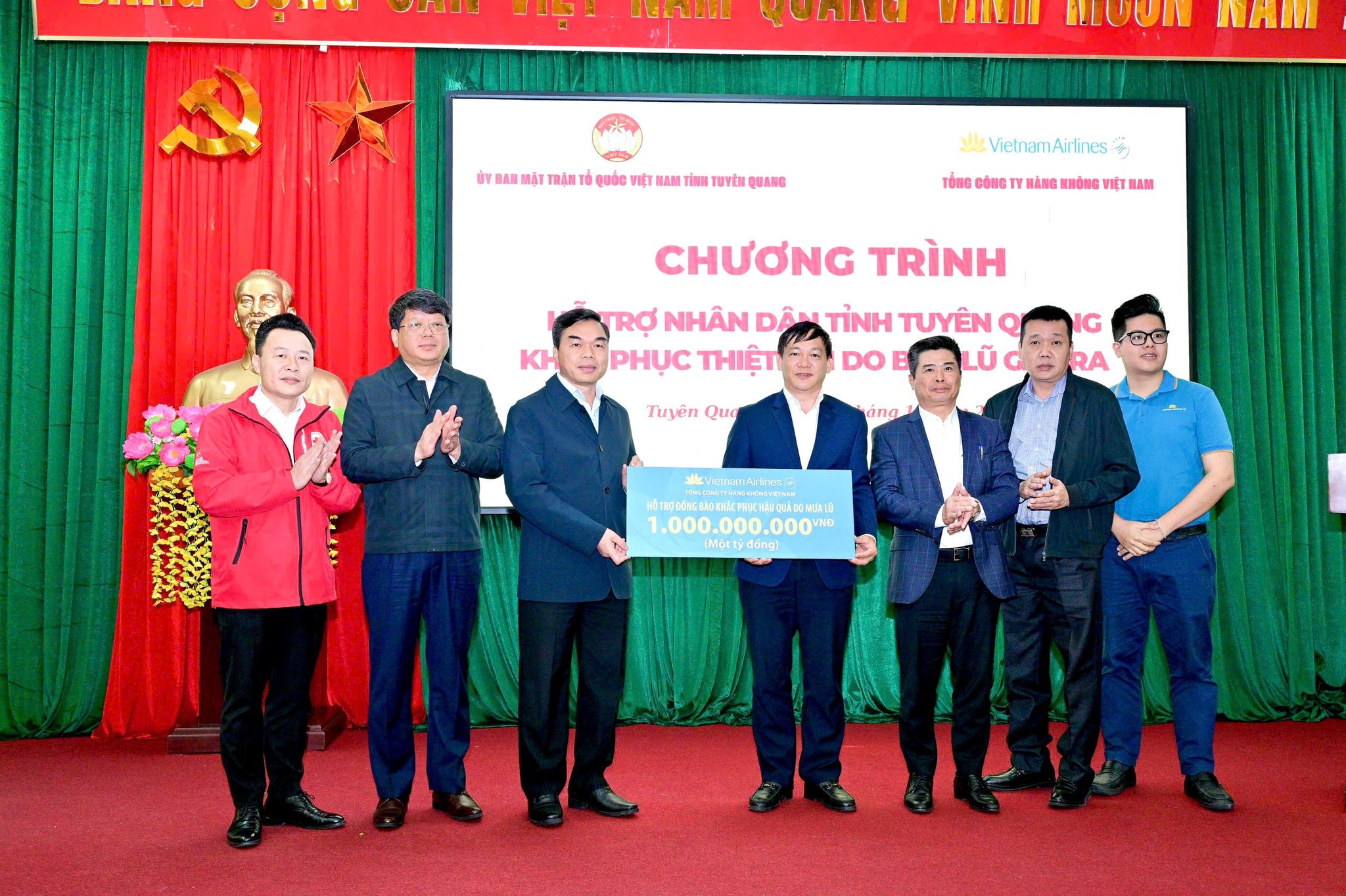 Tổng công ty Hàng không Việt Nam hỗ trợ 1 tỷ đồng cho tỉnh Tuyên Quang khắc phục thiệt hại do bão lũ