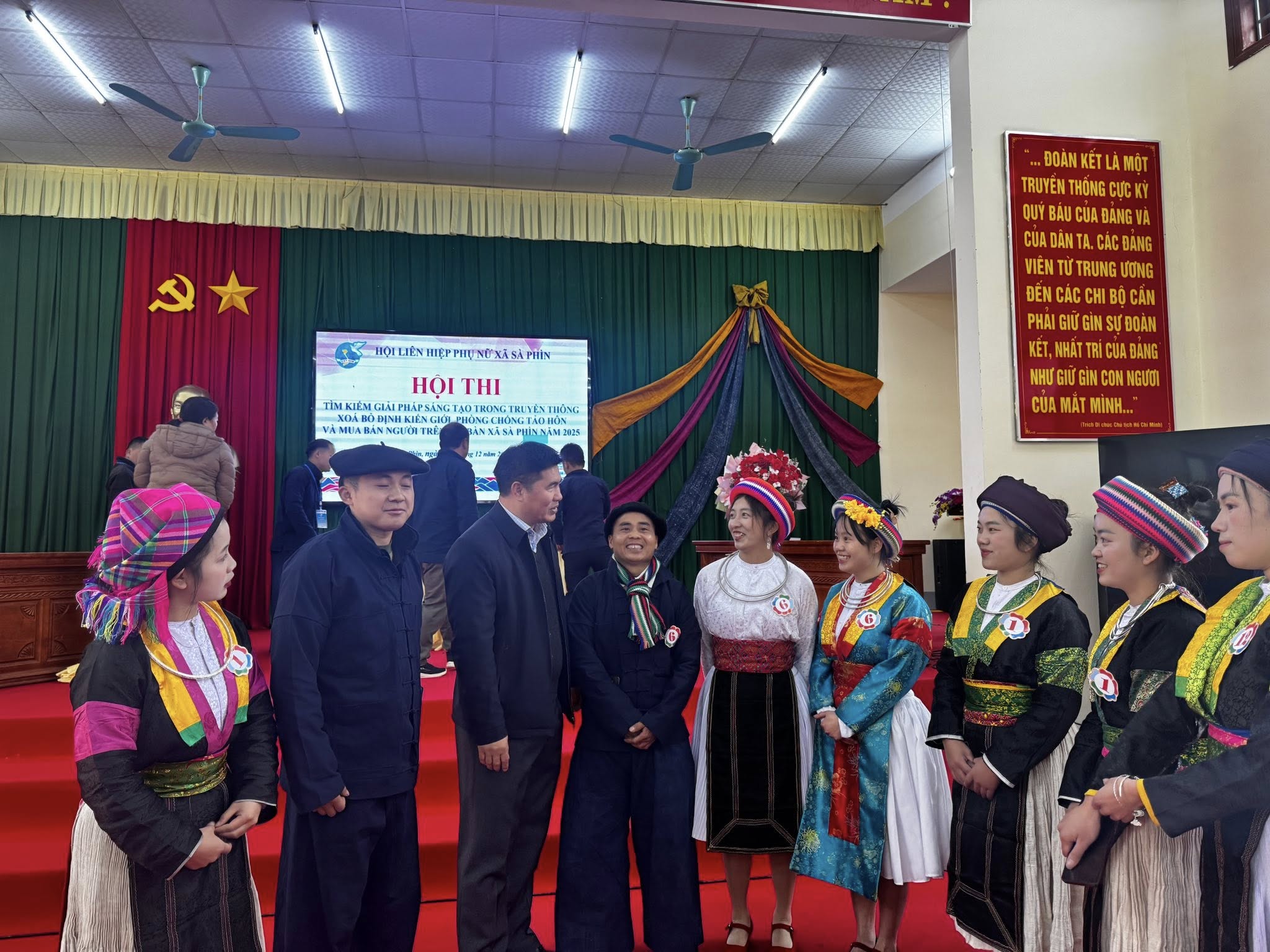 Hội Liên hiệp Phụ nữ xã Sà Phìn tổ chức Hội thi “Tìm kiếm giải pháp sáng tạo trong truyền thông xóa bớt định kiến giới, phòng chống tảo hôn và mua bán người” năm 2025.