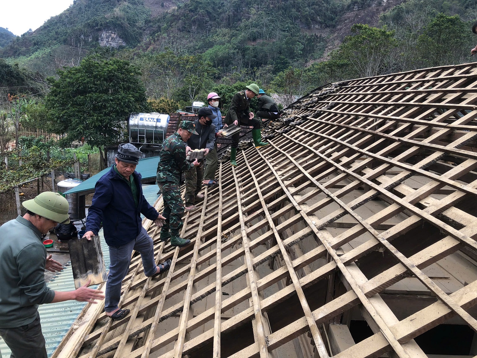 Yên Sơn: Xã Kiến Thiết tích cực triển khai thực hiện Phong trào xóa nhà tạm, nhà dột nát