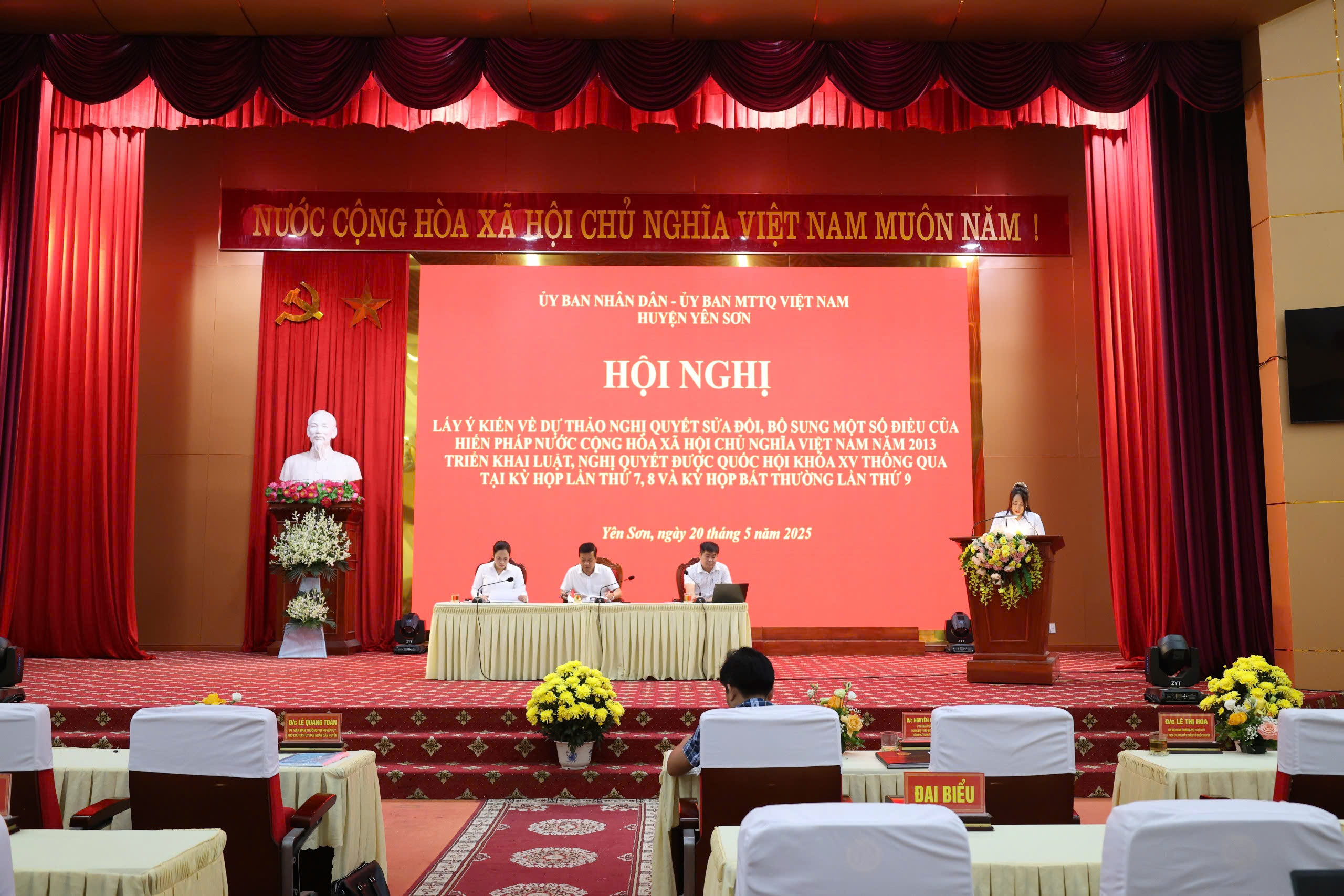Yên Sơn tổ chức Hội nghị lấy ý kiến về dự thảo Nghị quyết sửa đổi, bổ sung một số điều của Hiến pháp nước Cộng hòa XHCN Việt Nam năm 2013