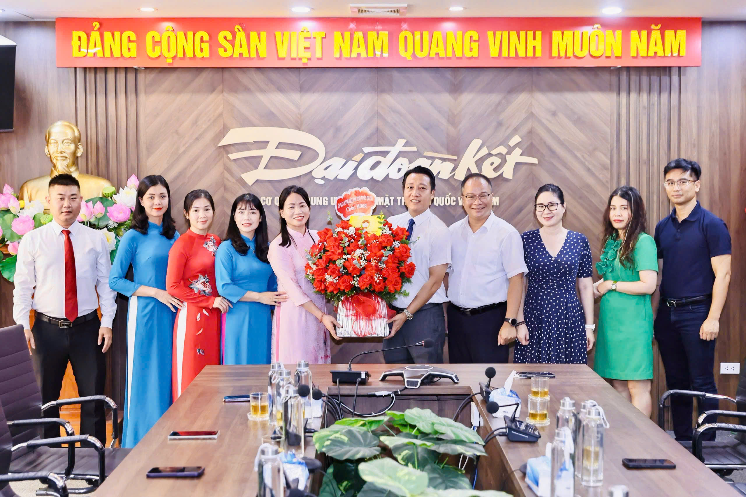 Nhiều cơ quan, đơn vị chúc mừng Báo Đại đoàn kết nhân dịp 21/6