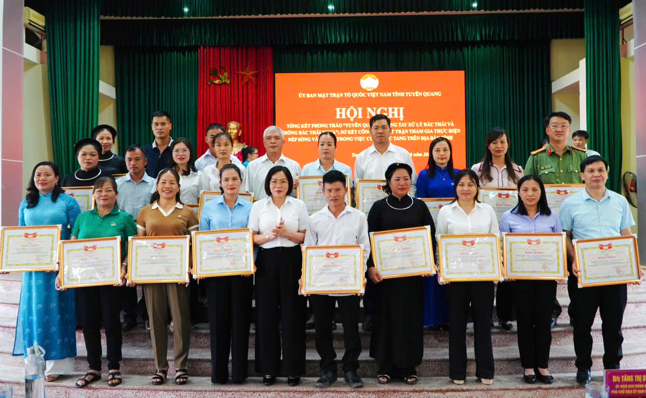 Tổng kết Phong trào “Tuyên Quang chung tay xử lý rác thải và chống rác thải nhựa”; sơ kết công tác Mặt trận tham gia thực hiện nếp sống văn minh trong việc cưới, việc tang trên địa bàn tỉnh