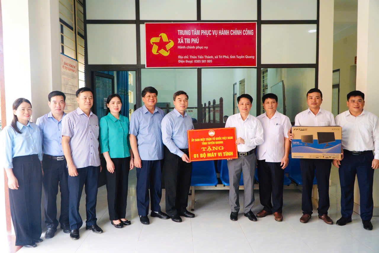 Đồng chí Ma Thế Hồng, Ủy viên Ủy ban Trung ương MTTQ Việt Nam, Phó Bí thư Tỉnh ủy, Chủ tịch Uỷ ban MTTQ Việt Nam tỉnh làm việc với Đảng ủy các xã Kim Bình, Tri Phú, Kiên Đài