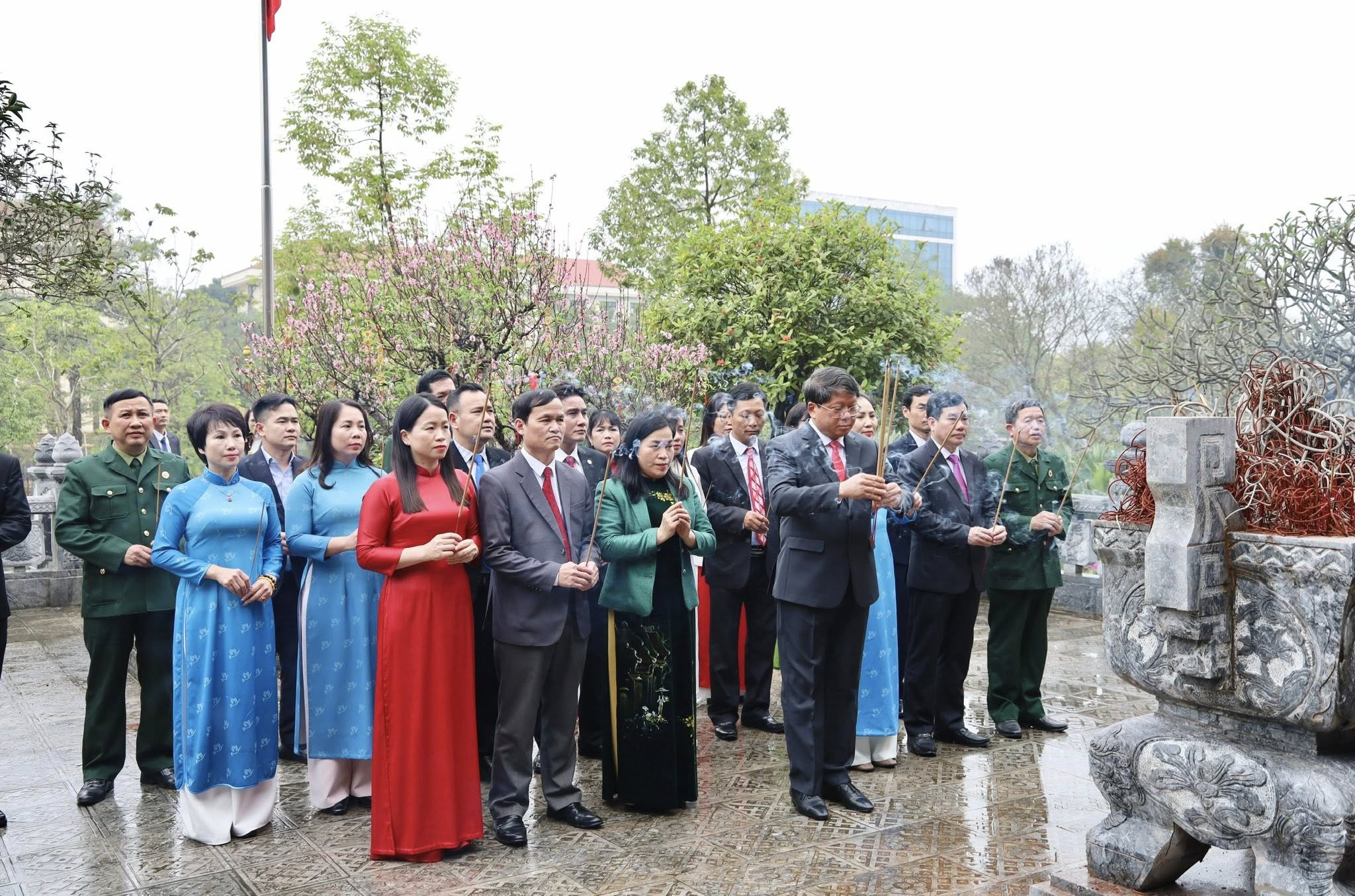 Cơ quan Uỷ ban MTTQ Việt Nam tỉnh Tuyên Quang dâng hương nhân dịp tết Nguyên đán Bính Ngọ năm 2026
