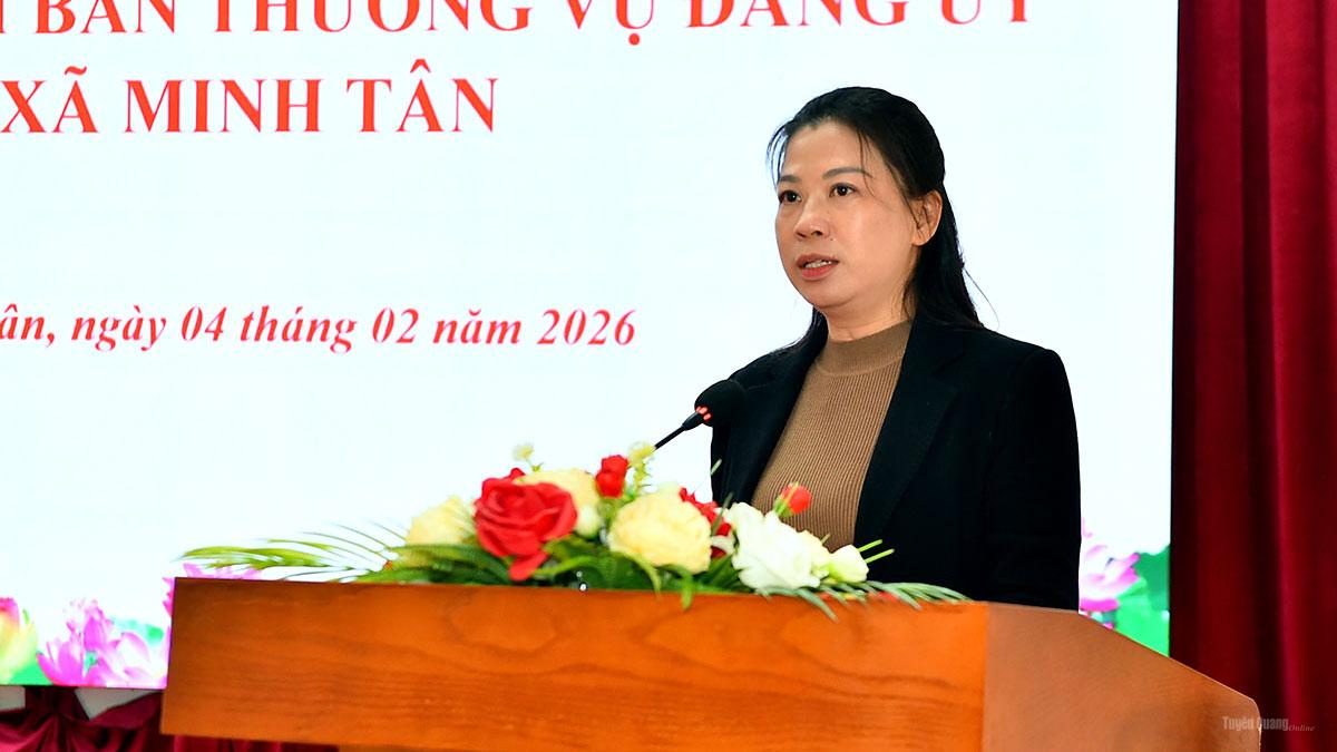 Đồng chí Lê Thị Kim Dung, Phó Bí thư Thường trực Tỉnh ủy thăm và làm việc tại xã biên giới Minh Tân