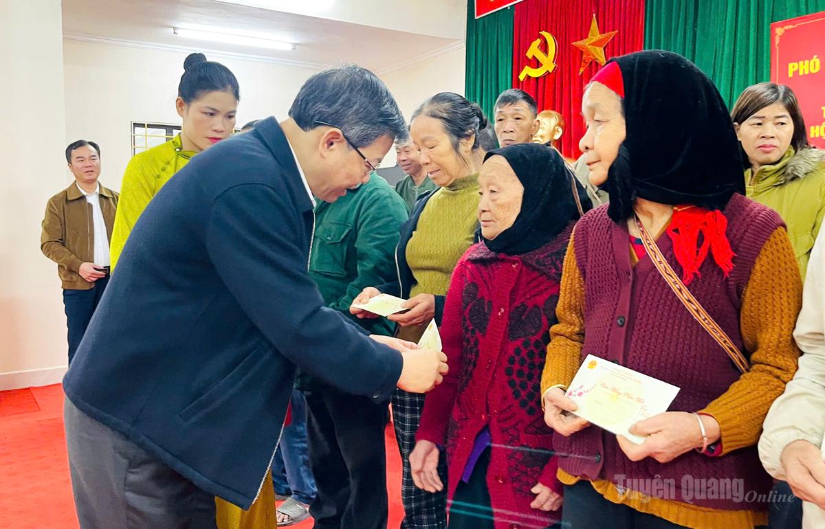Chủ tịch HĐND tỉnh Nguyễn Văn Sơn thăm, chúc Tết người dân các xã Trường Sinh, Phú Lương, Tân Thanh, Tân Trào, Minh Thanh