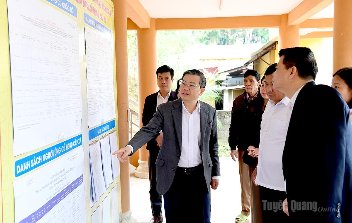 Chủ tịch HĐND tỉnh Nguyễn Văn Sơn kiểm tra công tác chuẩn bị bầu cử trên địa bàn tỉnh