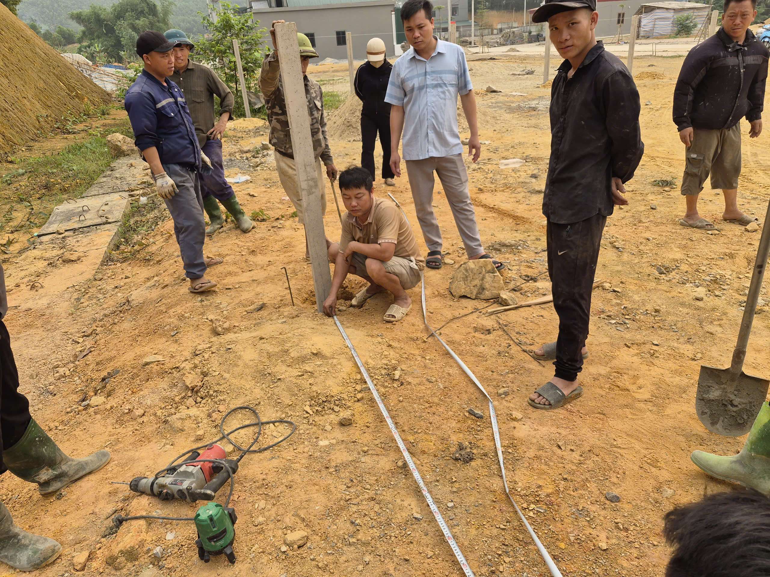 NHỮ KHÊ: Ủy ban MTTQ Việt Nam xã Nhữ Khê tiếp tục hỗ trợ hộ nghèo, cận nghèo xây dựng nhà ở tại thôn Cây Thị