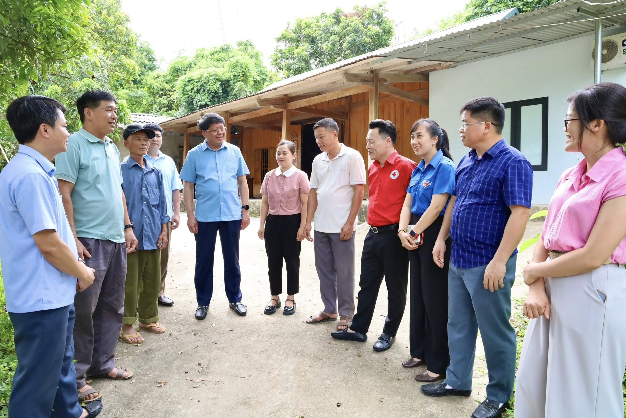 Đồng chí Phó Chủ tịch Thường trực Ủy ban MTTQ Việt Nam tỉnh kiểm tra, nắm tình hình công tác sắp xếp thôn, tổ dân phố tại xã Tri Phú và xã Kim Bình