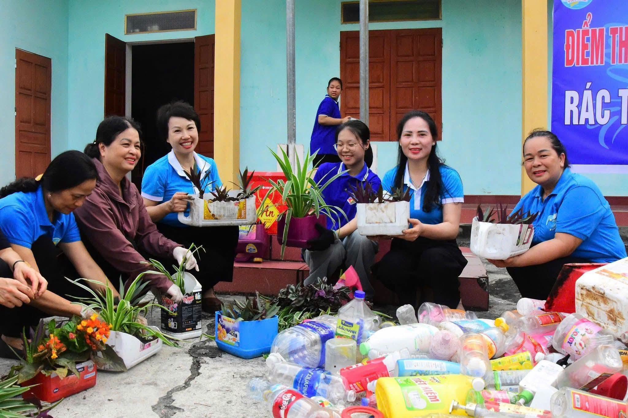Lan tỏa phong trào “Tuyên Quang chung tay xử lý rác thải và chống rác thải nhựa” và “Toàn dân tham gia bảo vệ môi trường”