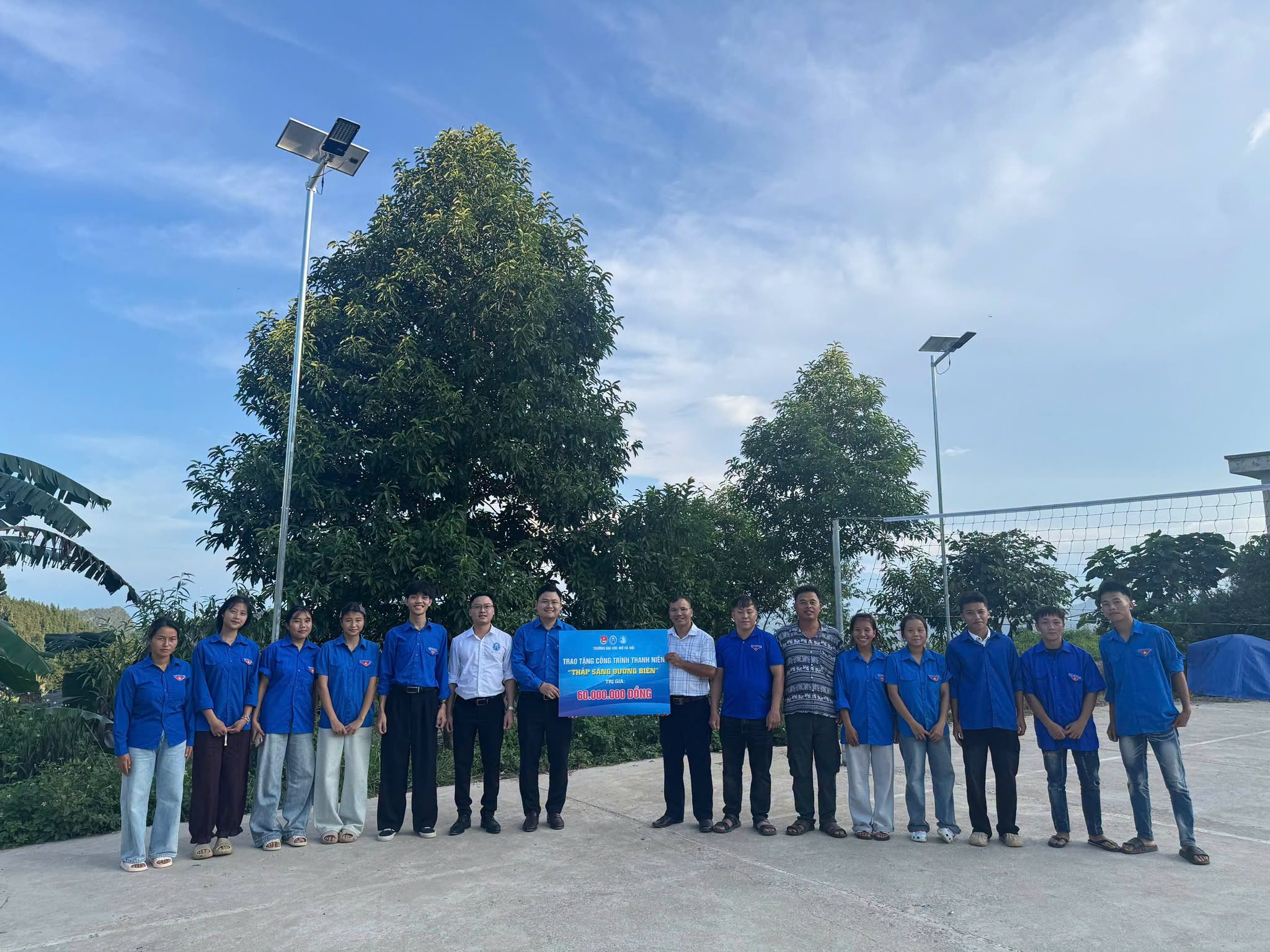XÃ MINH TÂN: KHÁNH THÀNH TUYẾN ĐƯỜNG THẮP SÁNG TẠI THÔN THƯỢNG LÂM