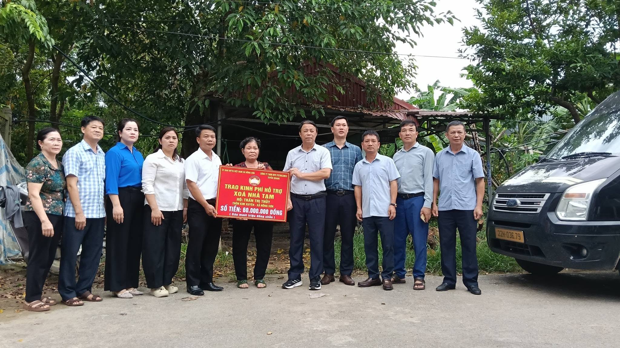 XÃ HỒNG SƠN: HỖ TRỢ 60 TRIỆU ĐỒNG XÂY NHÀ CHO HỘ NGHÈO
