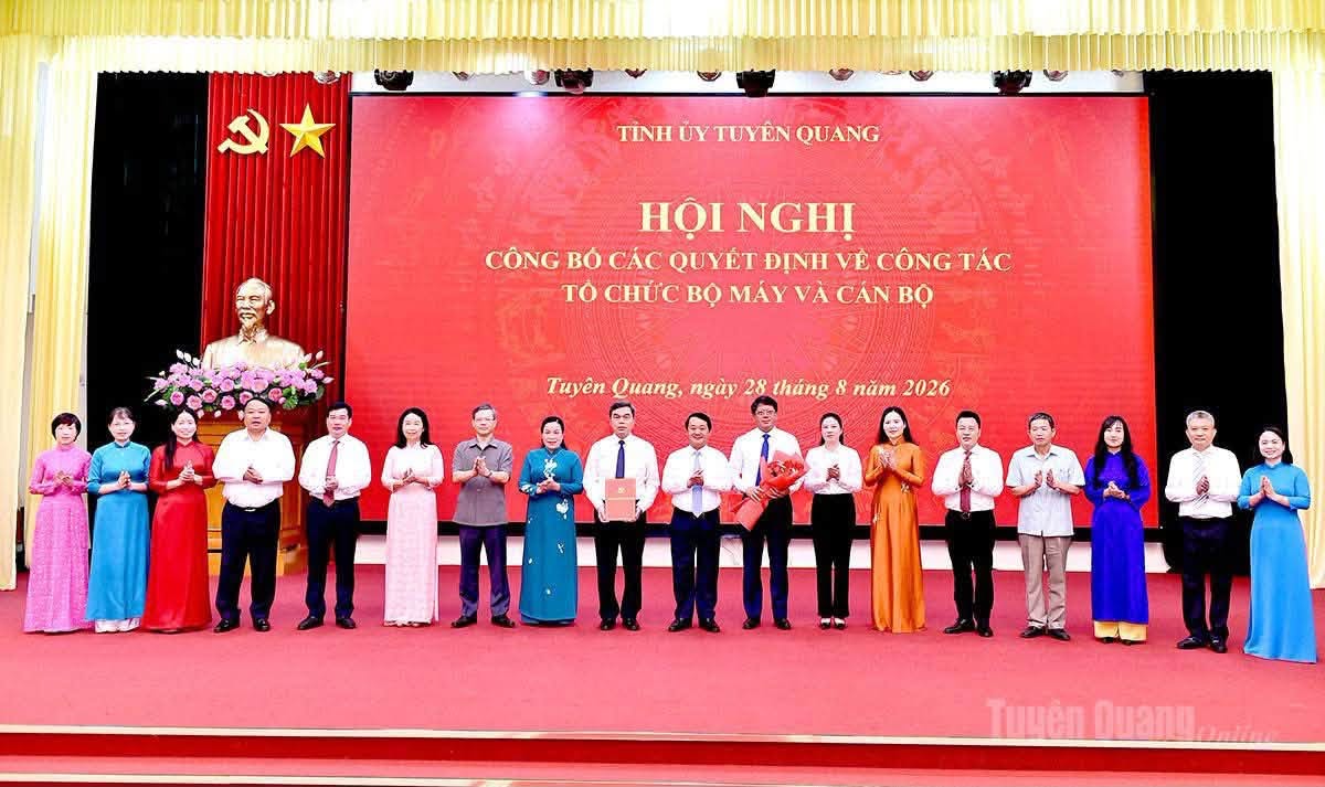 Tỉnh ủy công bố quyết định thí điểm thành lập Đảng bộ Mặt trận Tổ quốc, các đoàn thể tỉnh trực thuộc Tỉnh ủy Tuyên Quang