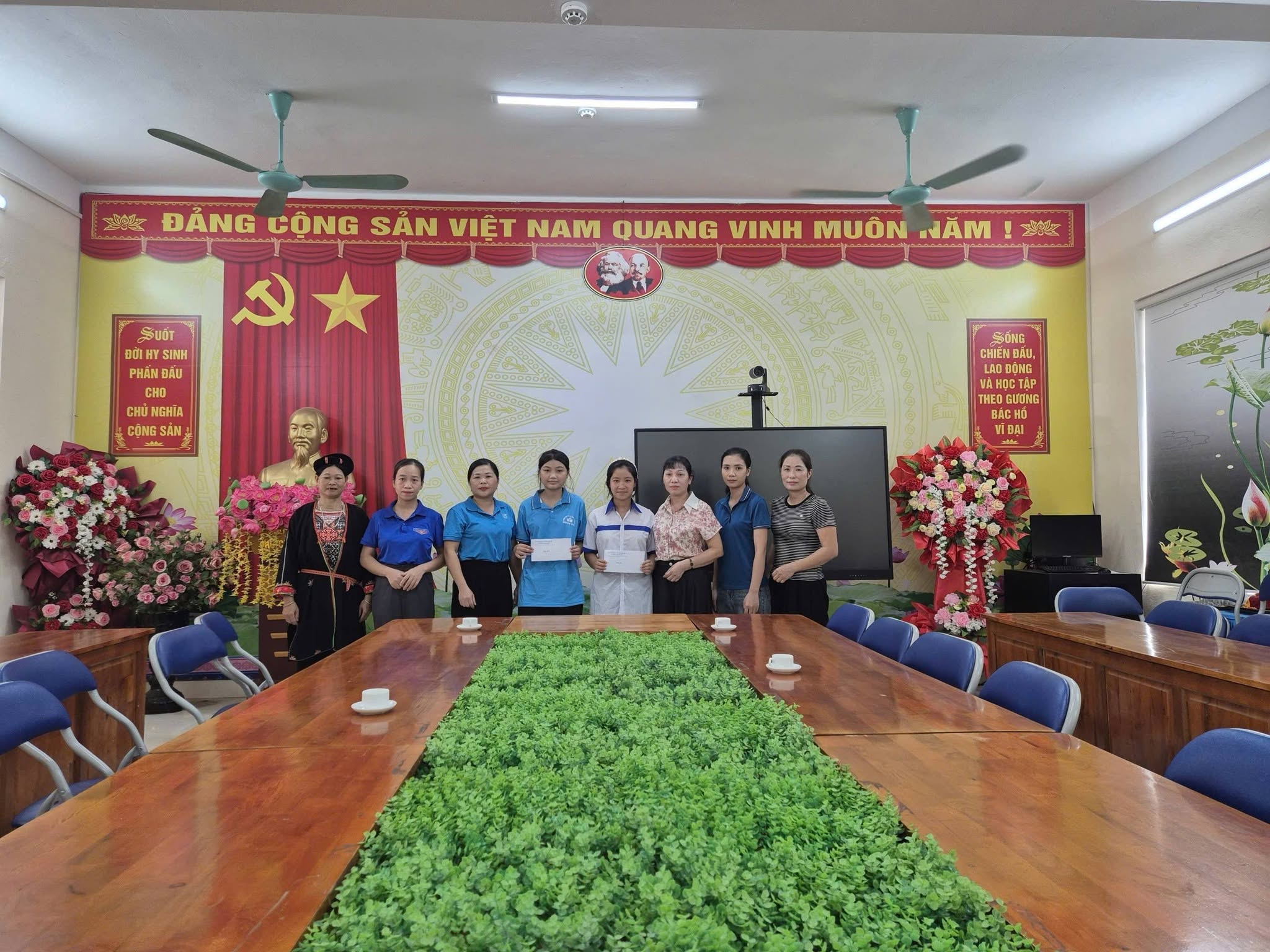 XÃ HÙNG ĐỨC: TIẾP SỨC ĐẾN TRƯỜNG, LAN TỎA YÊU THƯƠNG ĐẾN HỌC SINH CÓ HOÀN CẢNH KHÓ KHĂN
