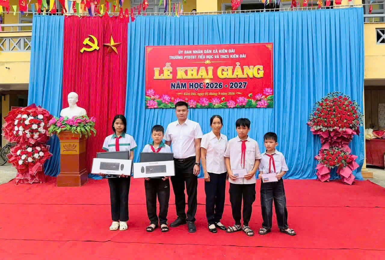 HỘI CỰU GIÁO CHỨC CÁC XÃ TRONG TỈNH ĐỒNG HÀNH CÙNG NGÀNH GIÁO DỤC TRONG NGÀY KHAI GIẢNG NĂM HỌC MỚI