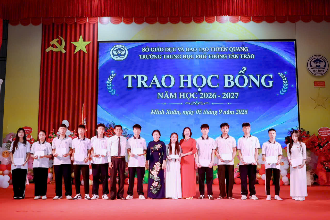 HỘI KHUYẾN HỌC TỈNH TUYÊN QUANG TIẾP SỨC HỌC SINH KHÓ KHĂN TRONG DỊP KHAI GIẢNG