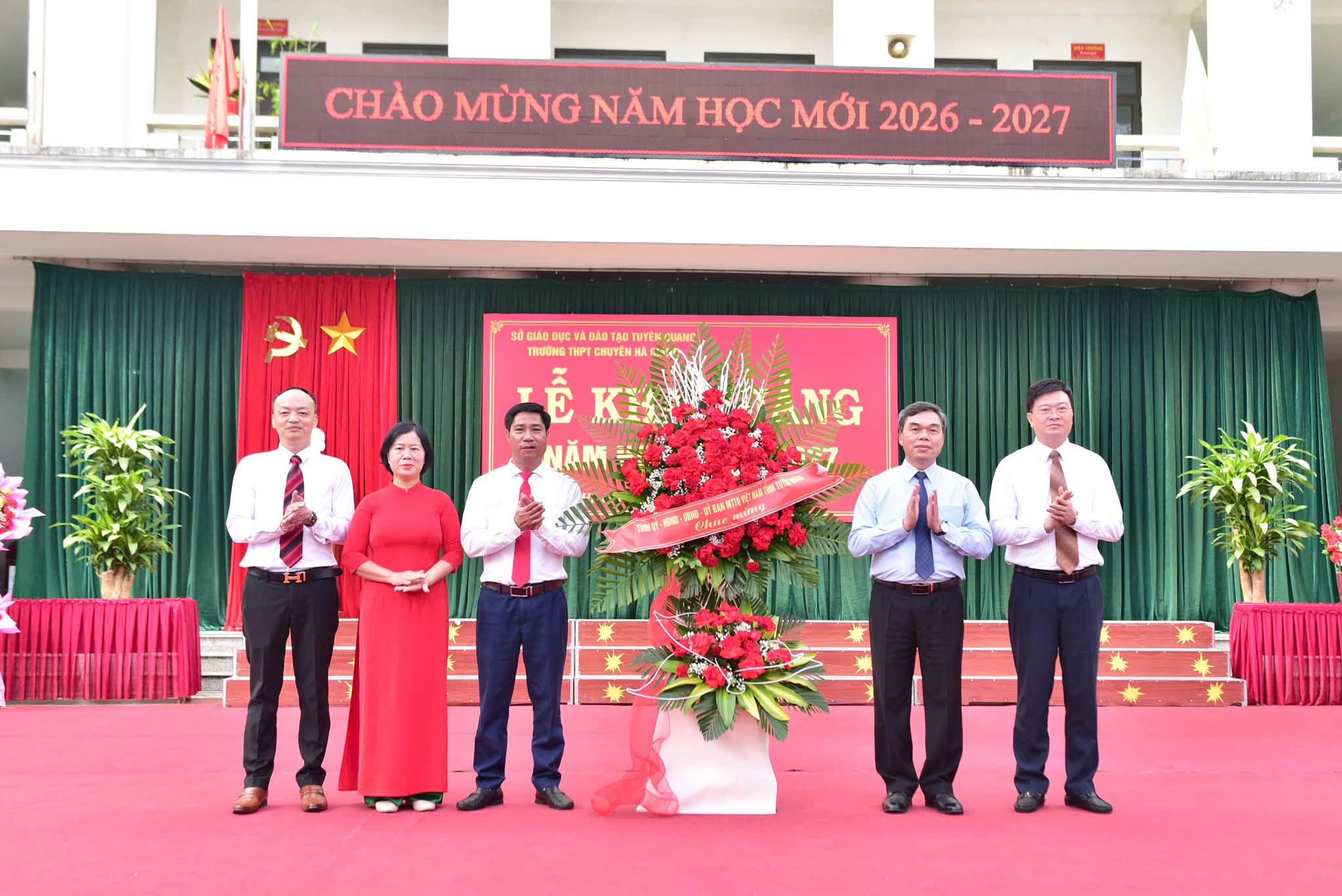 Phó Bí thư Tỉnh ủy, Chủ tịch Ủy ban MTTQ Việt Nam tỉnh Ma Thế Hồng dự Lễ khai giảng tại Trường THPT Chuyên Hà Giang