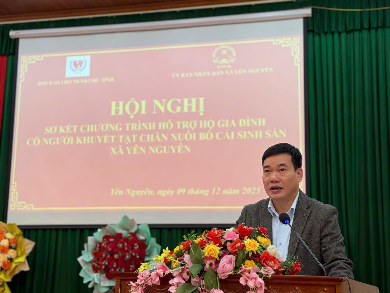 Đồng chí Nguyễn Việt Khánh, Phó Chủ tịch Uỷ ban MTTQ tỉnh phát biểu tại Hội nghị