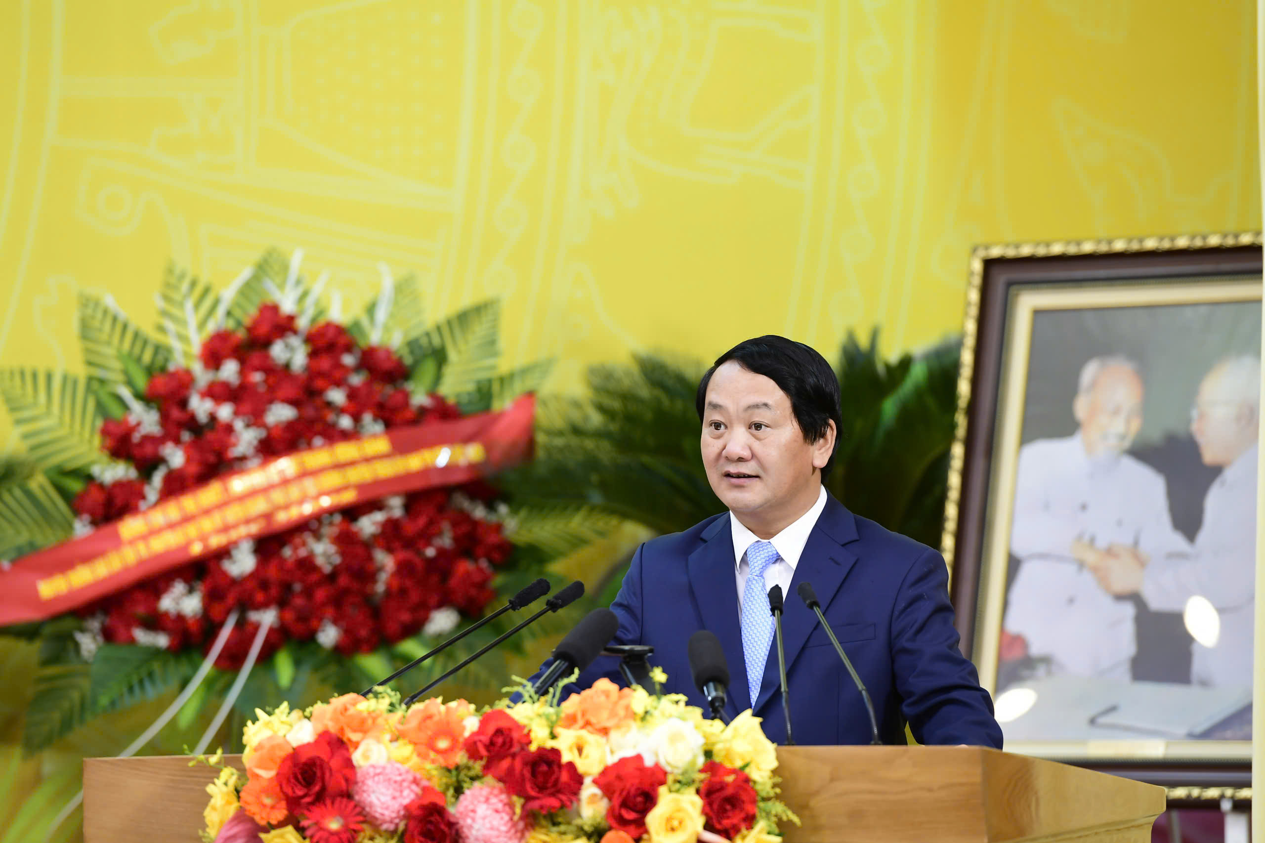 Đồng chí Bí thư Tỉnh ủy Hầu A Lềnh phát biểu chỉ đạo Đại hội.